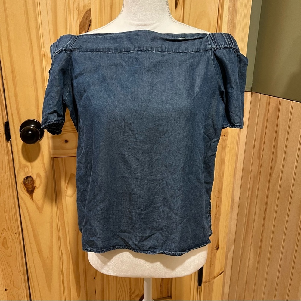 Off the Shoulder Chambray top 3/$20 or 4/$25